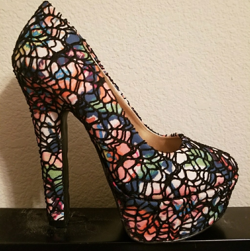 NWOT Multi Colored Pumps
